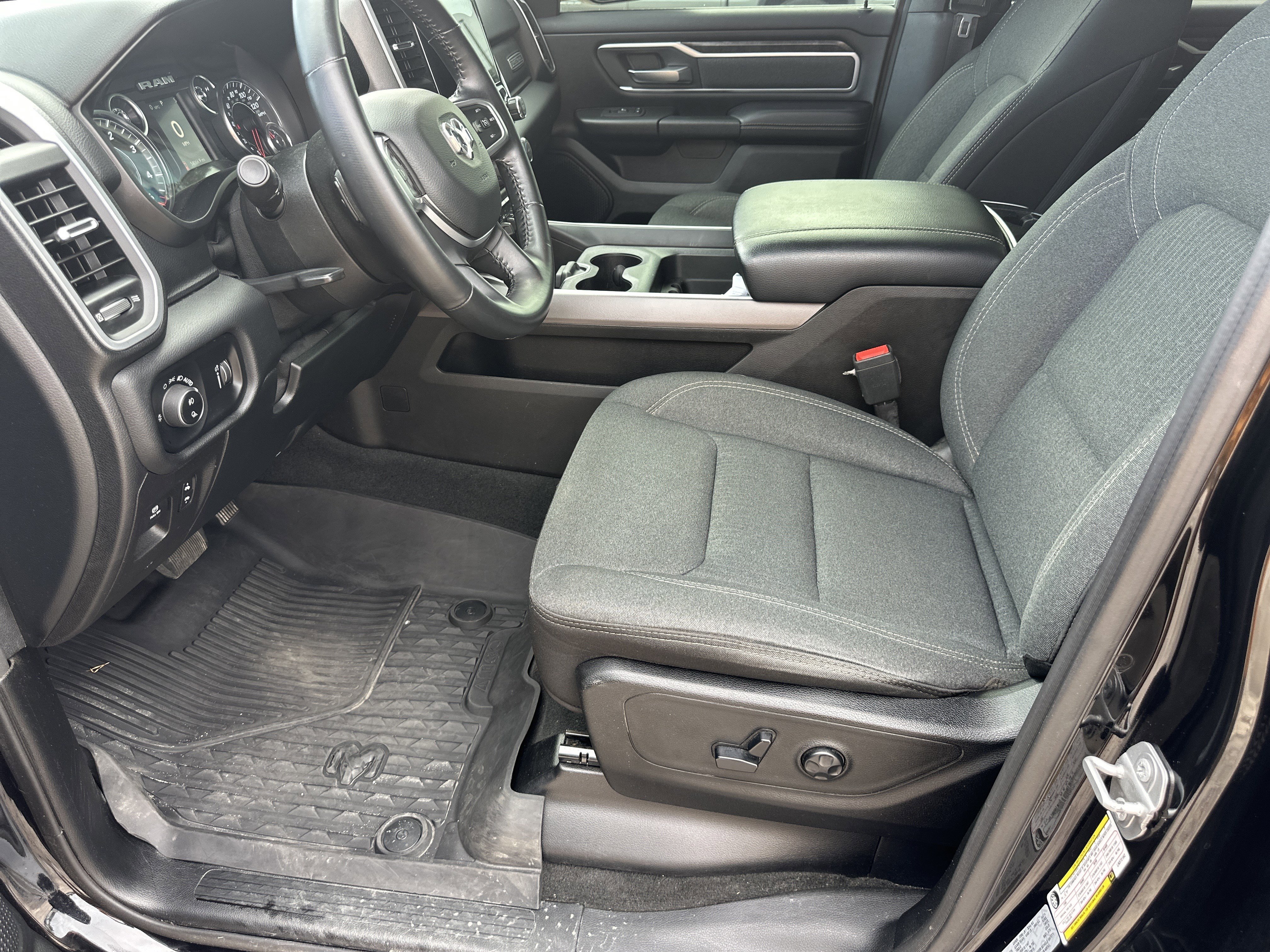 Used 2020 RAM 1500 Big Horn AWD/4WD image 10