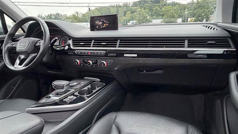 Used 2017 Audi Q7 3.0T Premium AWD/4WD image 37