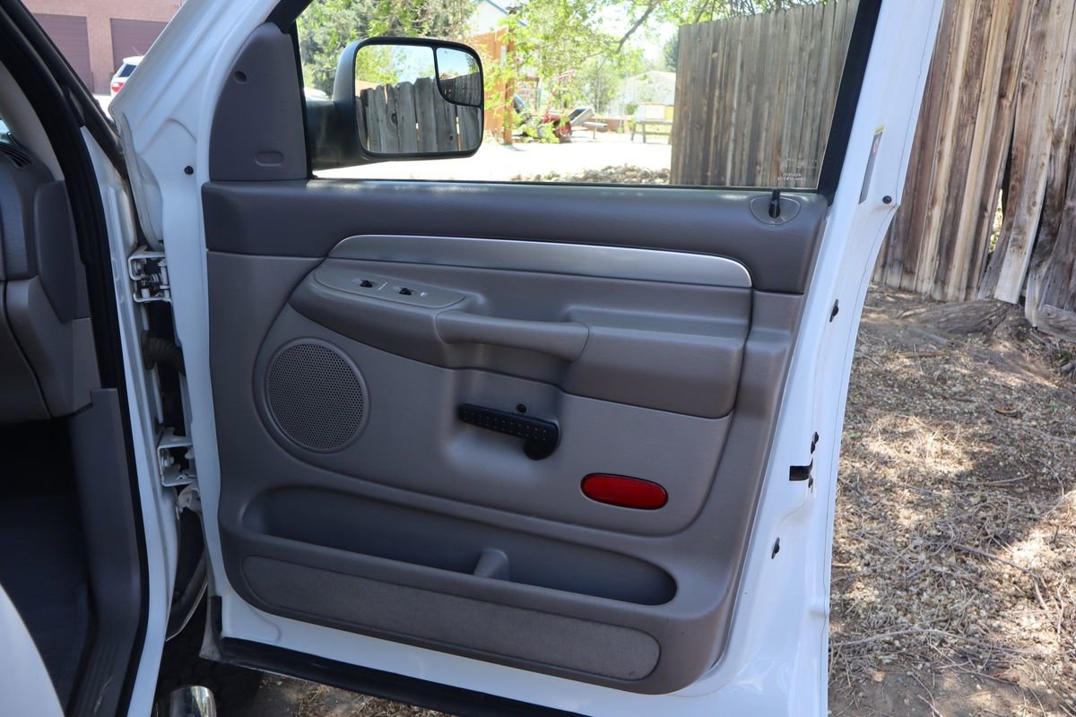 Used 2005 Dodge Ram 2500 Truck SLT AWD/4WD image 26