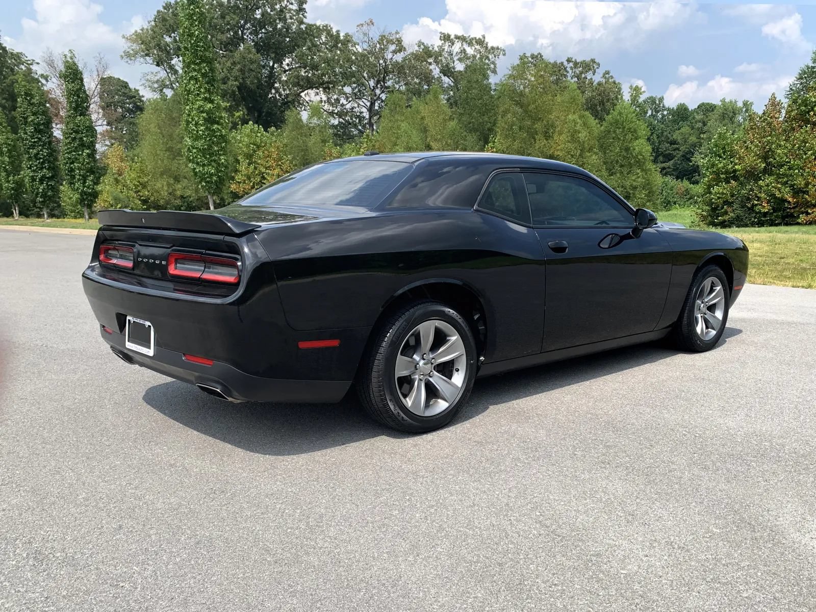 Used 2019 Dodge Challenger SXT RWD image 7