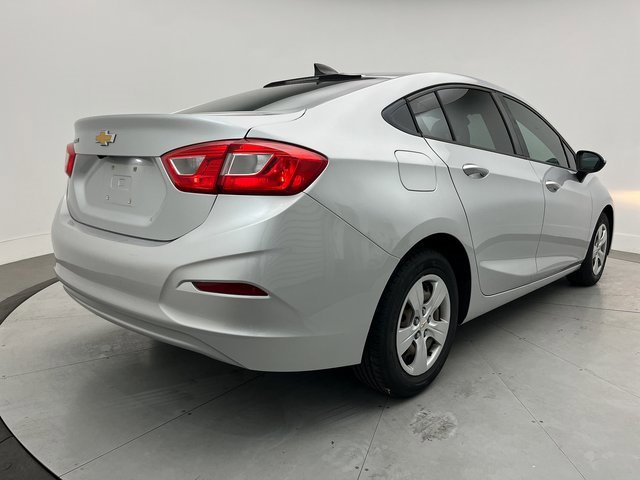 Used 2016 Chevrolet Cruze LS image 9