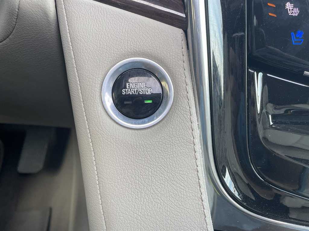 Used 2016 Cadillac Escalade ESV Luxury RWD image 29