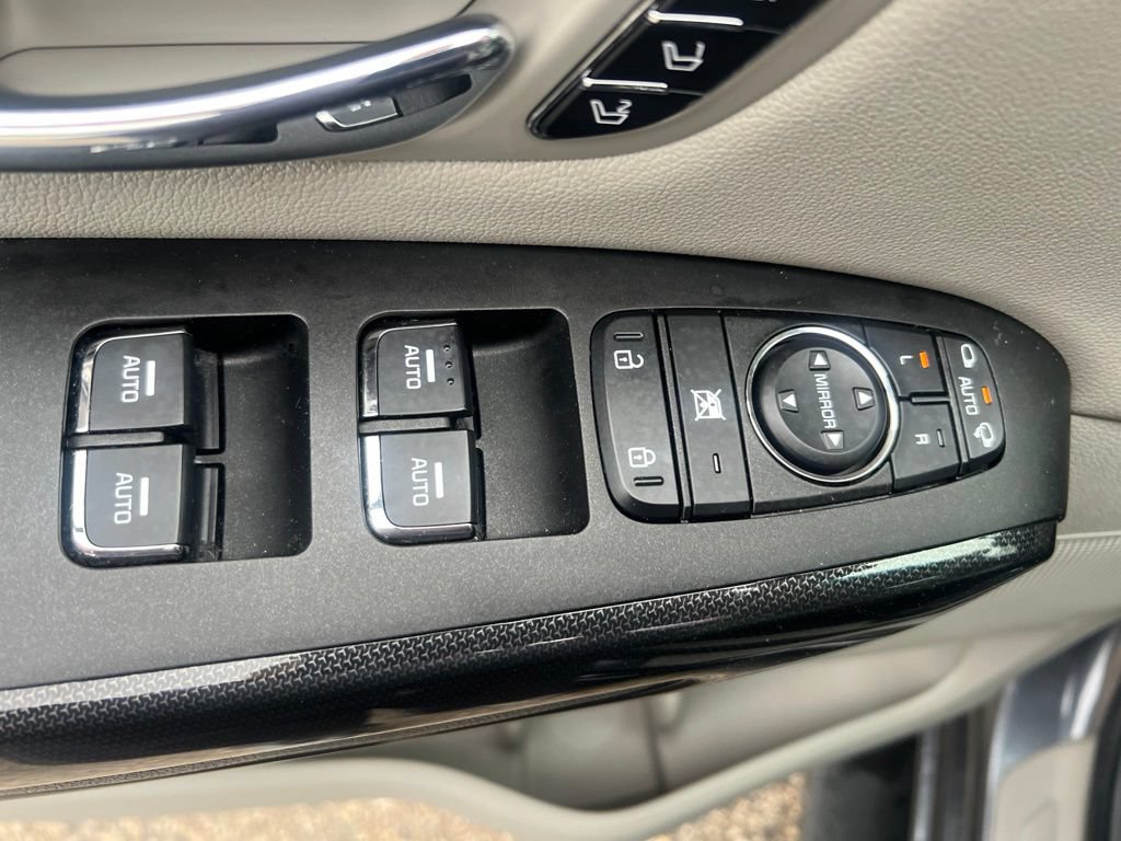 Used 2017 Kia Sedona EX FWD image 45