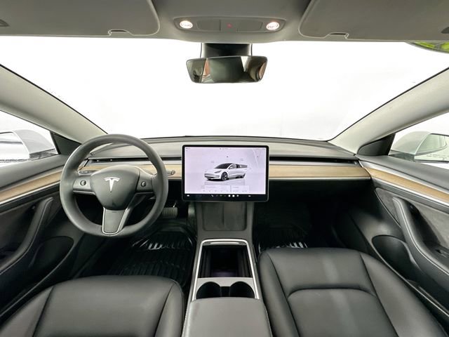 Used 2023 Tesla Model 3 Standard Range image 3