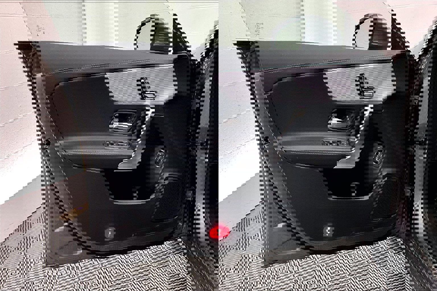 Used 2022 Mercedes-Benz CLA 250 image 24