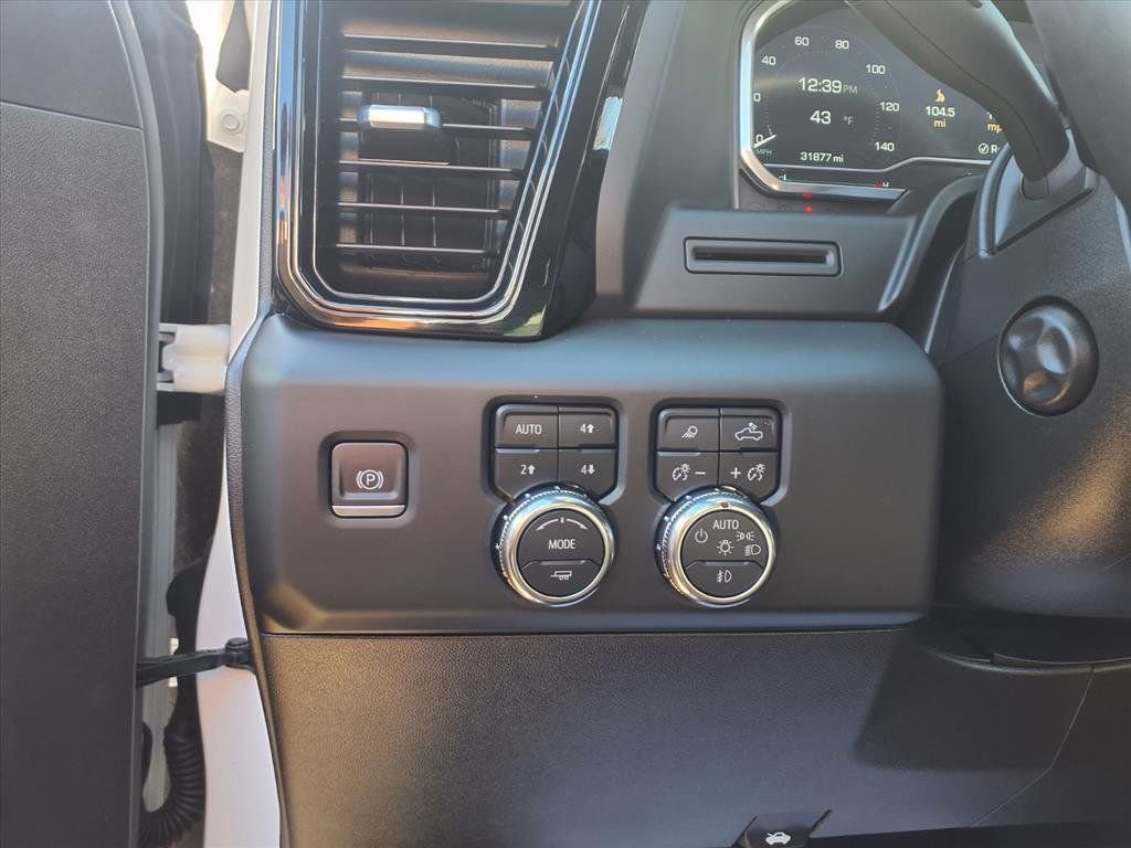 Certified 2023 GMC Sierra 1500 AT4 w/ AT4 Premium Package image 13