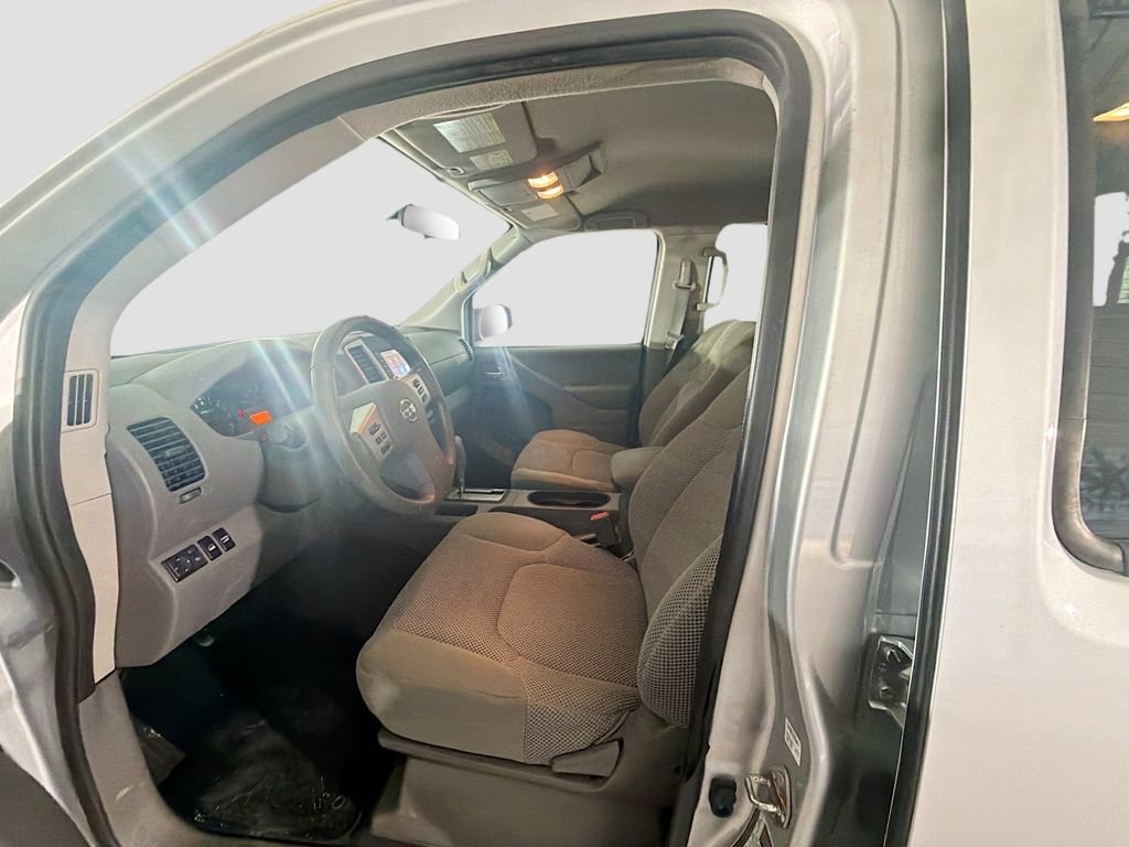Used 2019 Nissan Frontier SV image 22