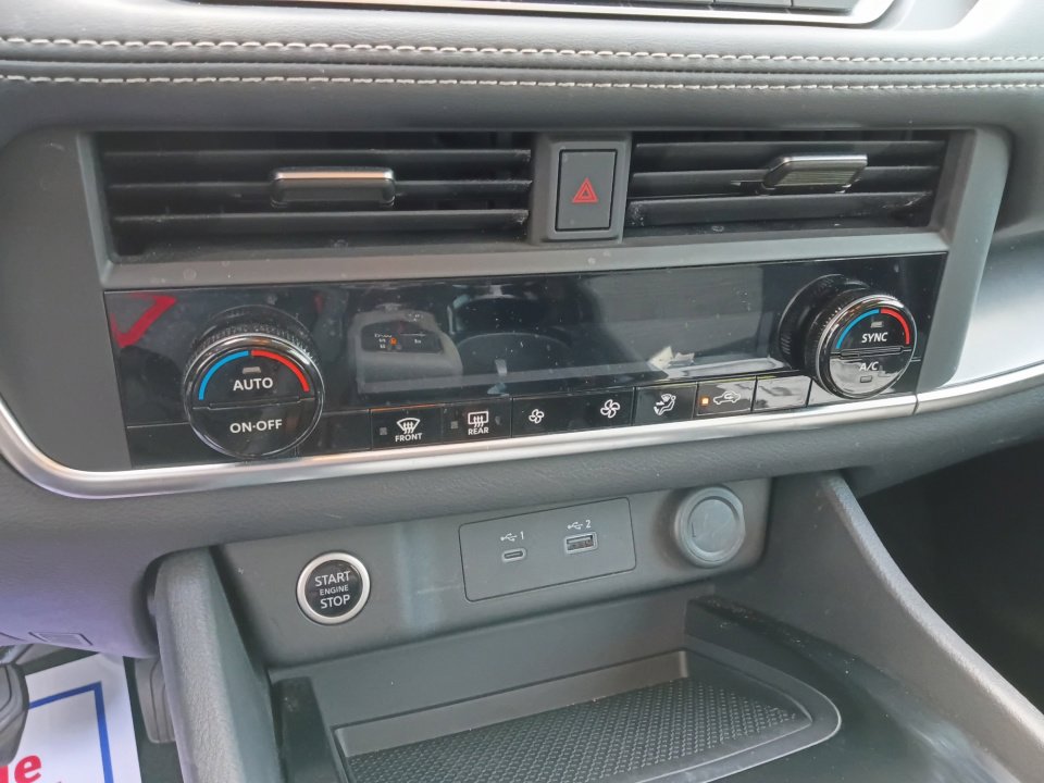 Used 2023 Nissan Rogue SV image 22