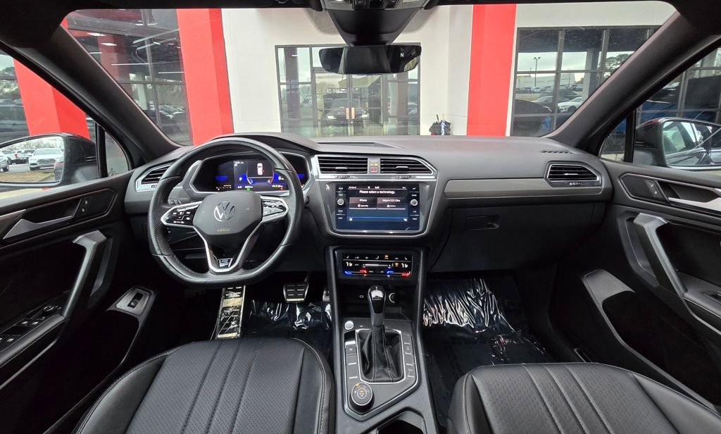 Used 2022 Volkswagen Tiguan SE R-Line AWD/4WD image 23