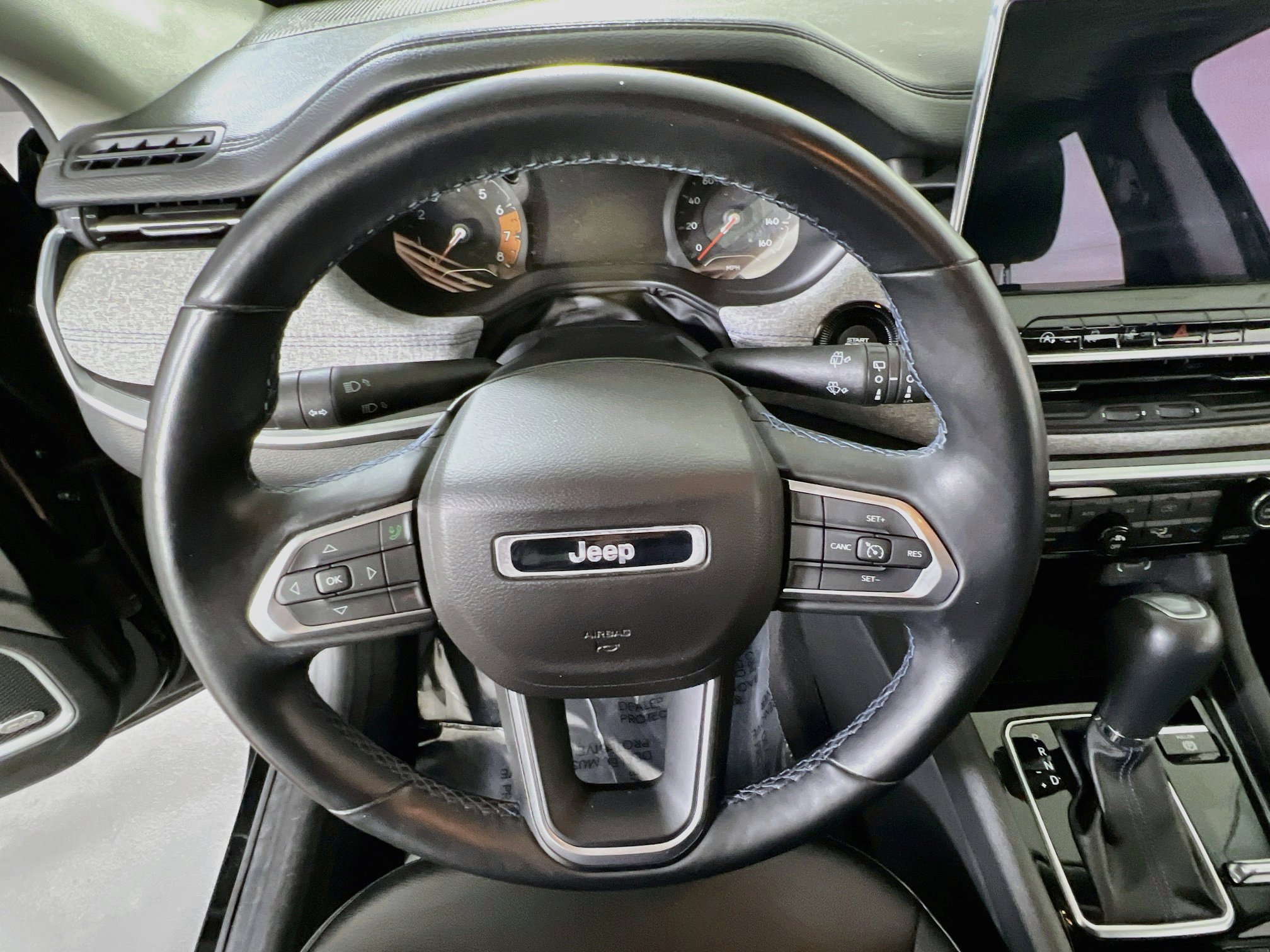 Used 2022 Jeep Compass Latitude w/ Sun and Sound Group AWD/4WD image 11