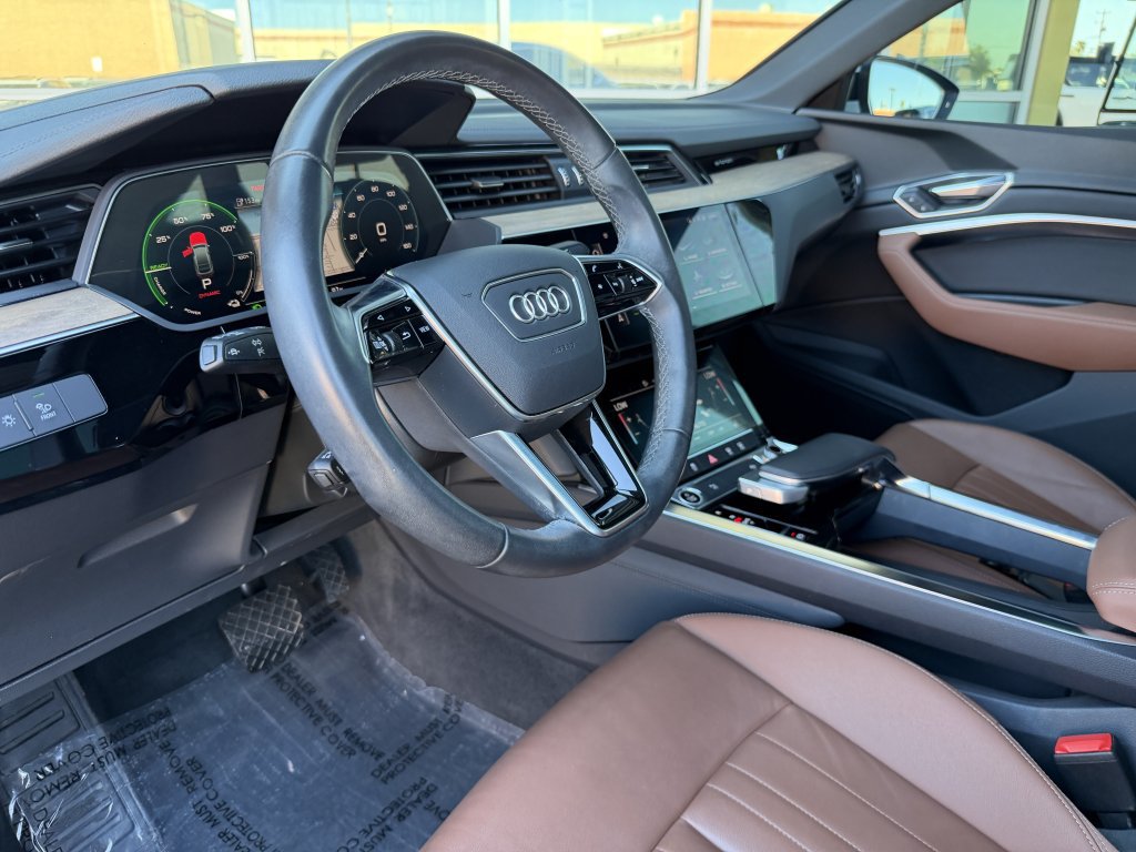 Used 2024 Audi Q8 e-tron Premium AWD/4WD image 32