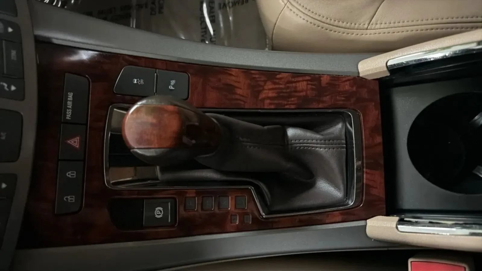 Used 2013 Buick LaCrosse Leather FWD image 12