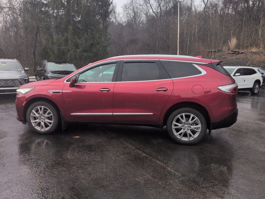 Used 2024 Buick Enclave Essence w/ Experience Buick Package image 7