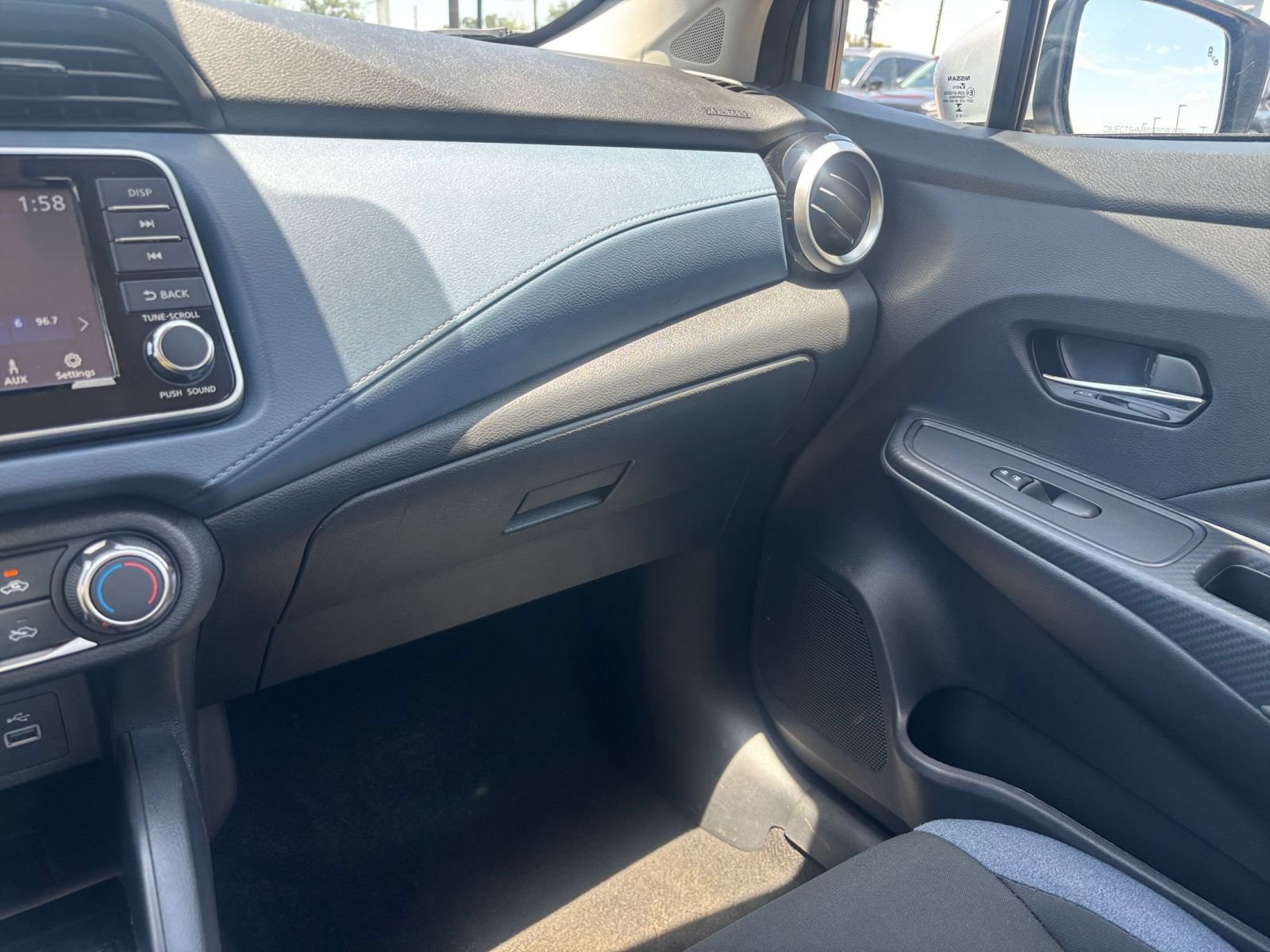 Used 2025 Nissan Versa SV FWD image 33