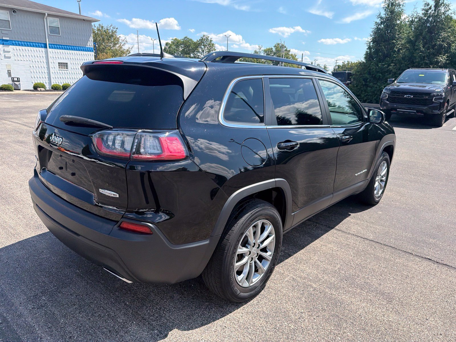 Used 2022 Jeep Cherokee Latitude Lux AWD/4WD image 5