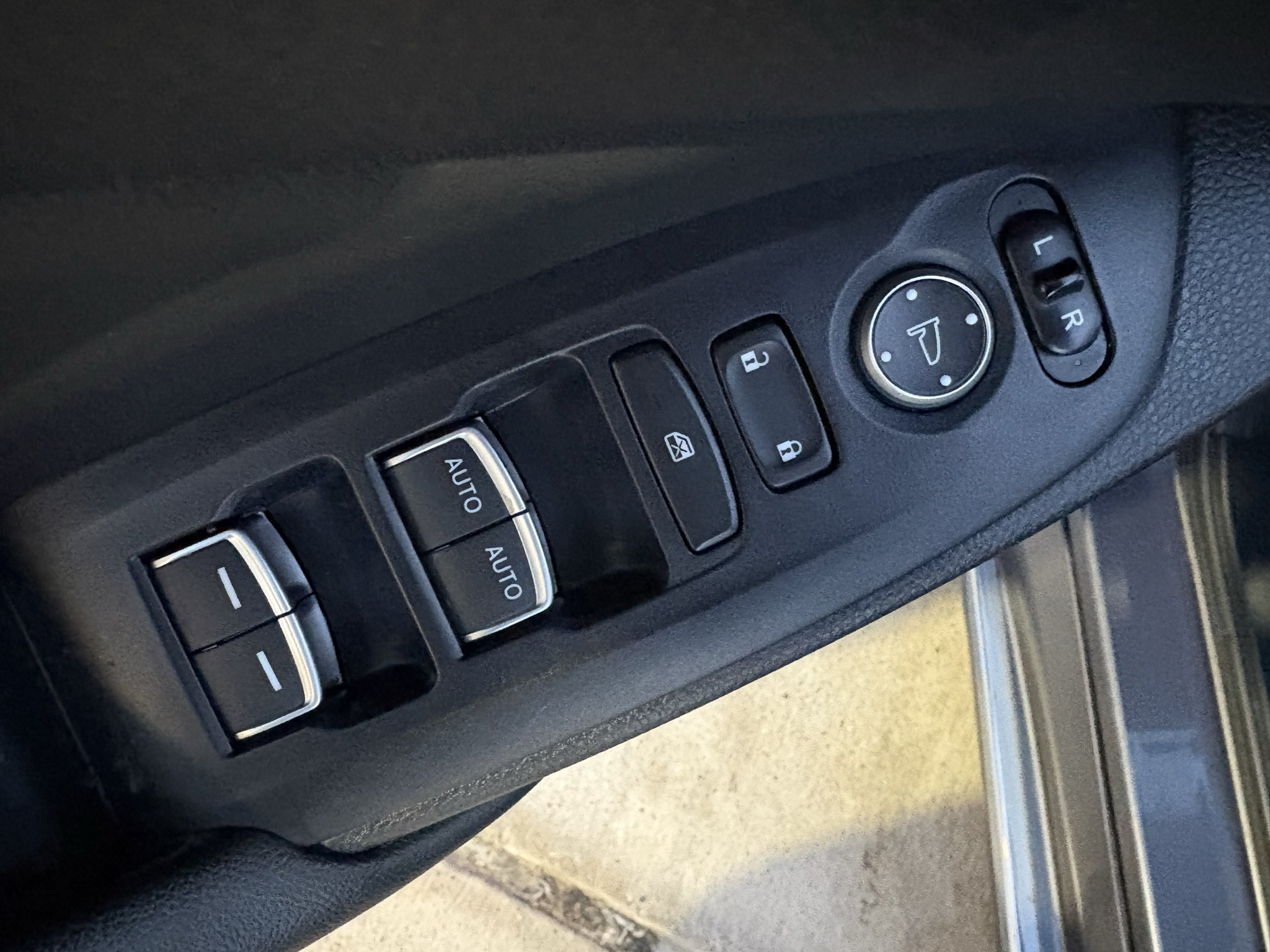 Used 2021 Honda Accord EX-L image 12