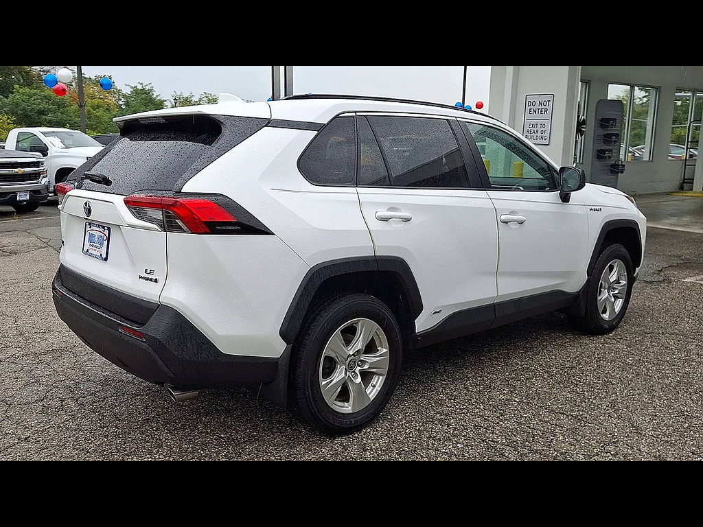 Used 2021 Toyota RAV4 LE AWD/4WD image 8