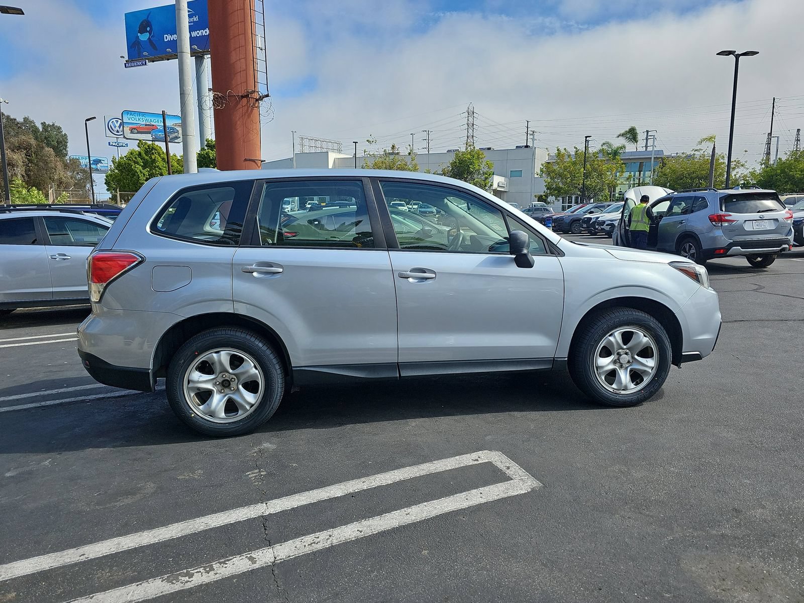 Used 2017 Subaru Forester 2.5i AWD/4WD image 8