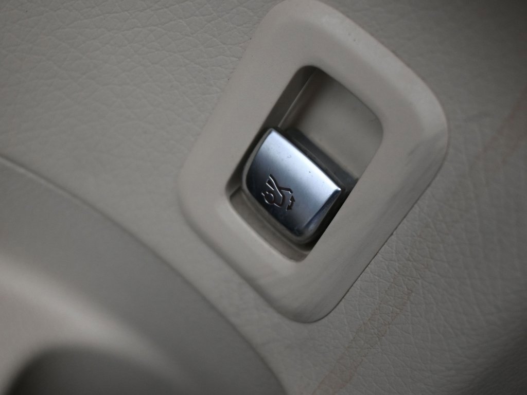 Used 2021 Mercedes-Benz GLC 300 4MATIC Coupe image 25