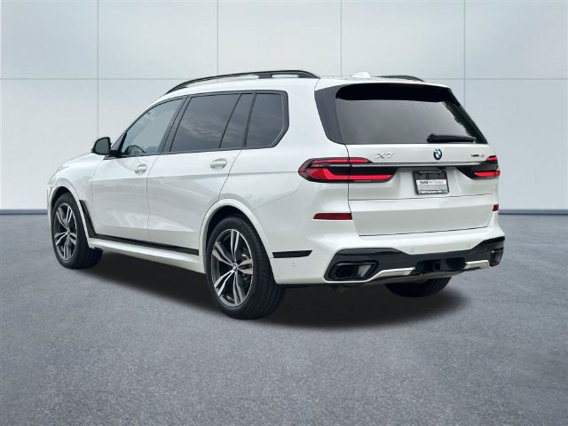 Used 2026 BMW X7 xDrive40i w/ M Sport Package AWD/4WD image 9
