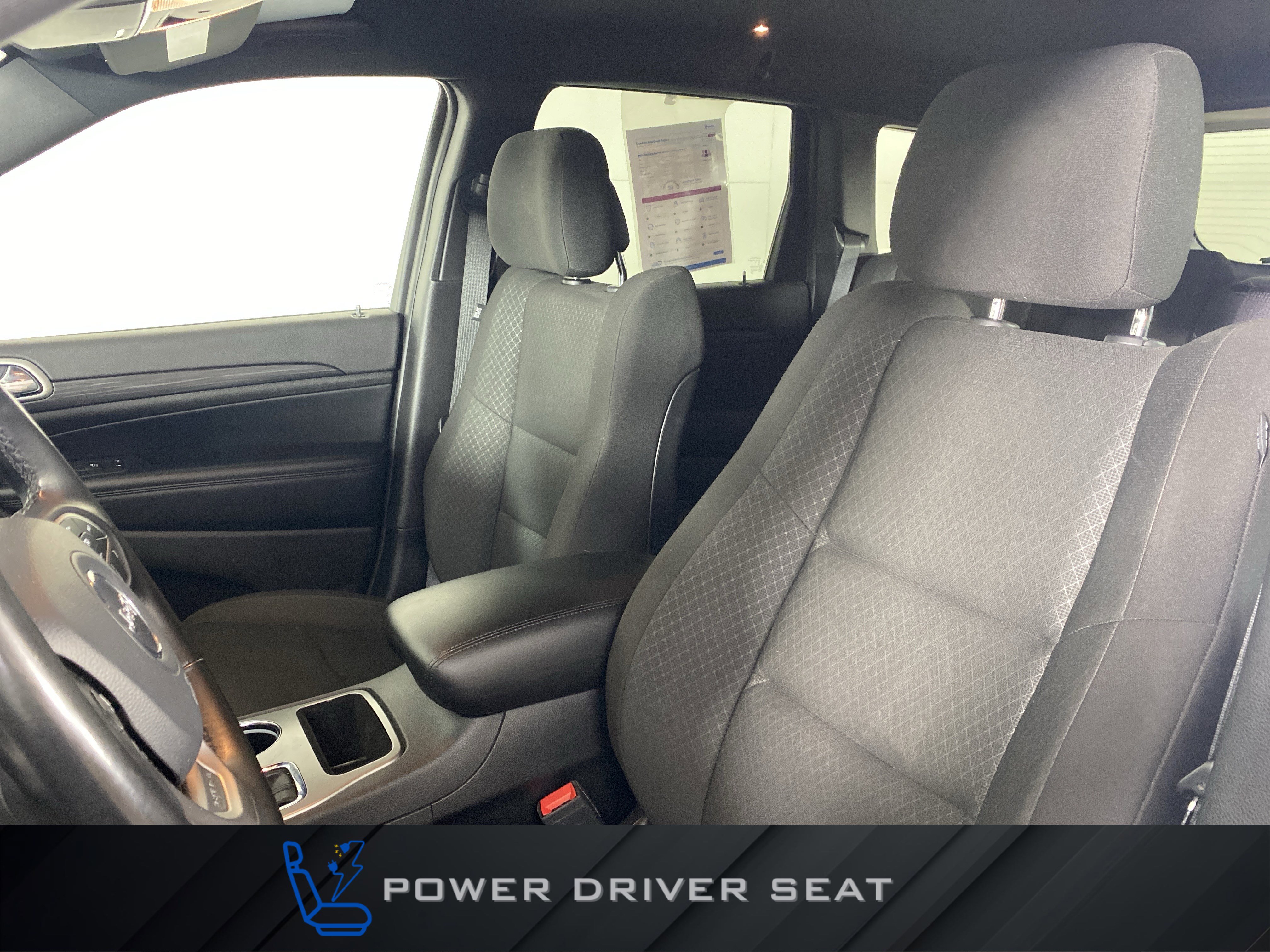 Used 2020 Jeep Grand Cherokee Laredo AWD/4WD image 16