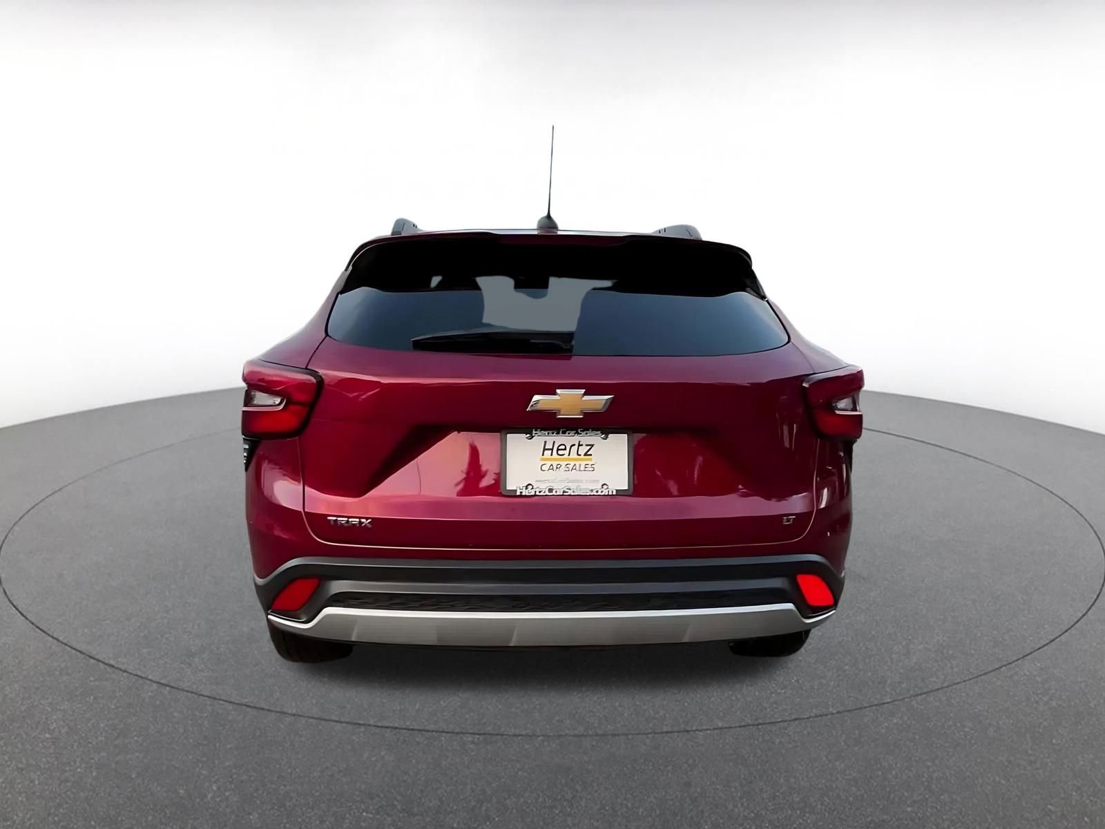 Used 2025 Chevrolet Trax LT FWD image 12