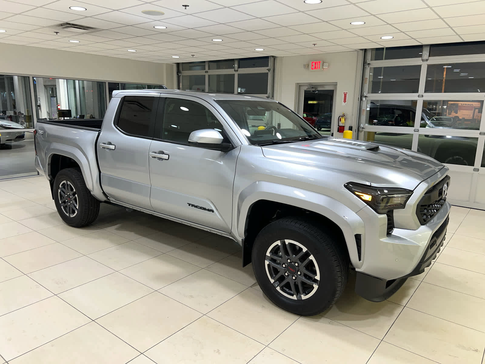 Used 2024 Toyota Tacoma TRD Sport w/ TRD Sport Upgrade Package image 1