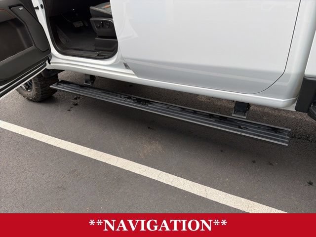 Used 2024 GMC Sierra 2500 AT4 w/ AT4 Premium Plus Package AWD/4WD image 9