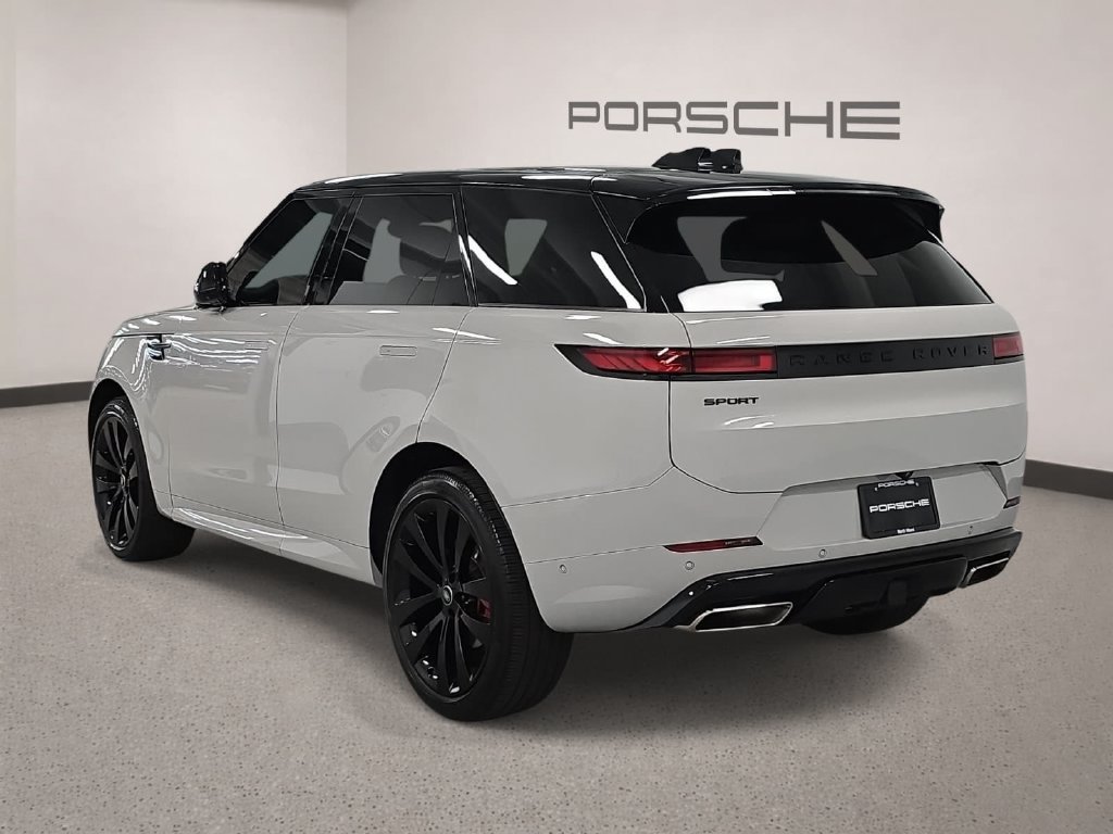 Used 2025 Land Rover Range Rover Sport Dynamic SE AWD/4WD image 3