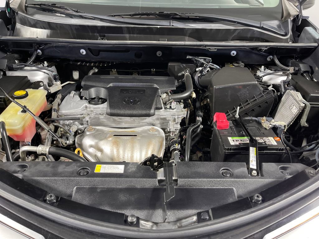 Used 2016 Toyota RAV4 LE FWD image 9