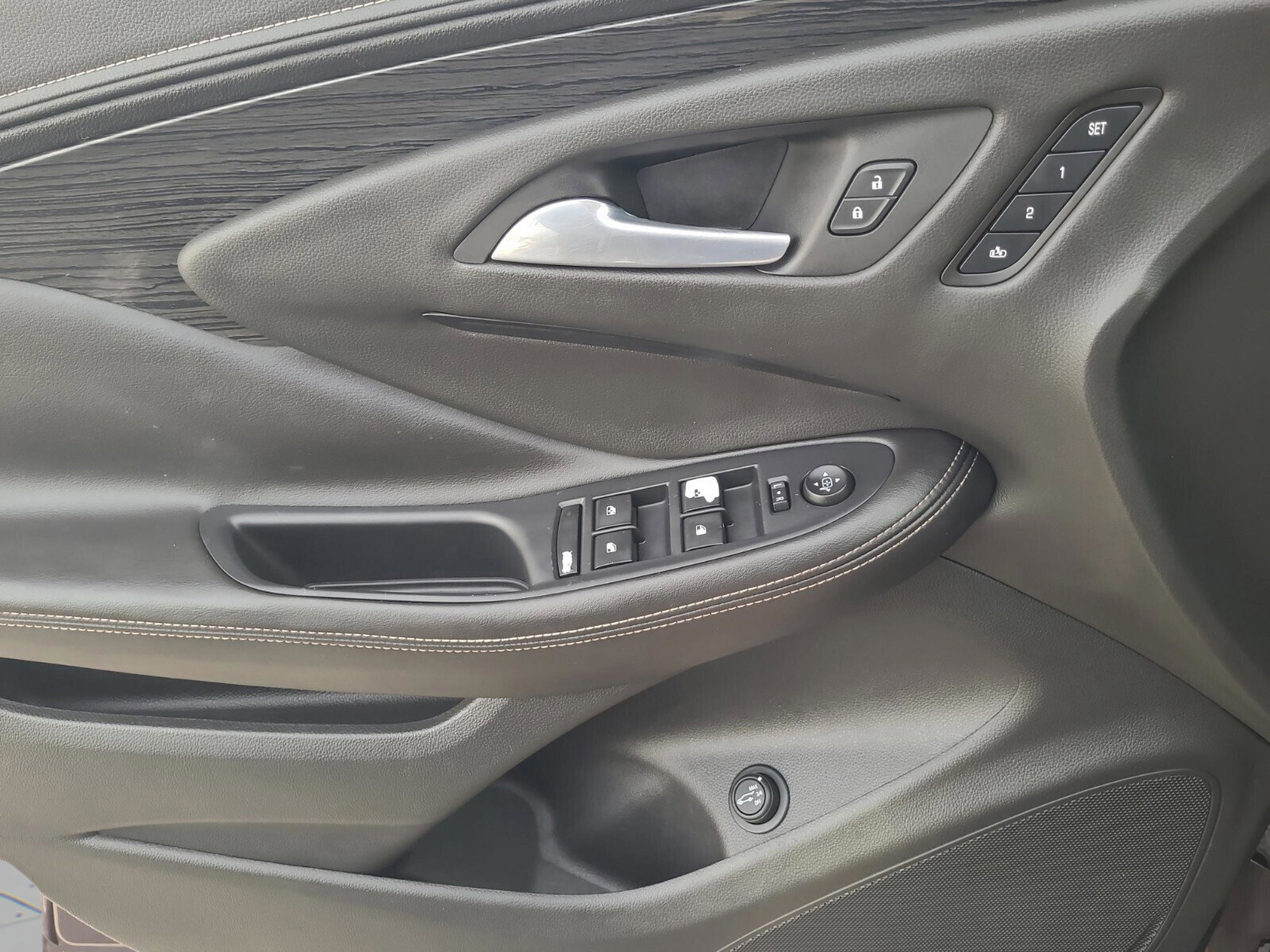 Used 2017 Buick Envision Essence image 26