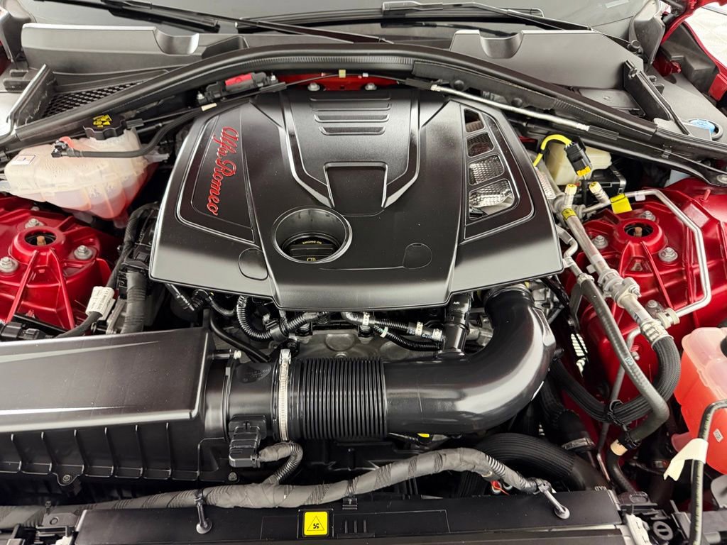 Used 2024 Alfa Romeo Giulia Veloce image 35