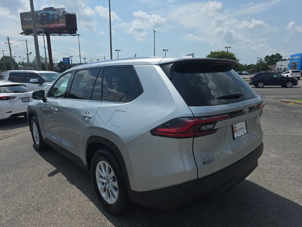 Used 2025 Toyota Grand Highlander AWD image 7