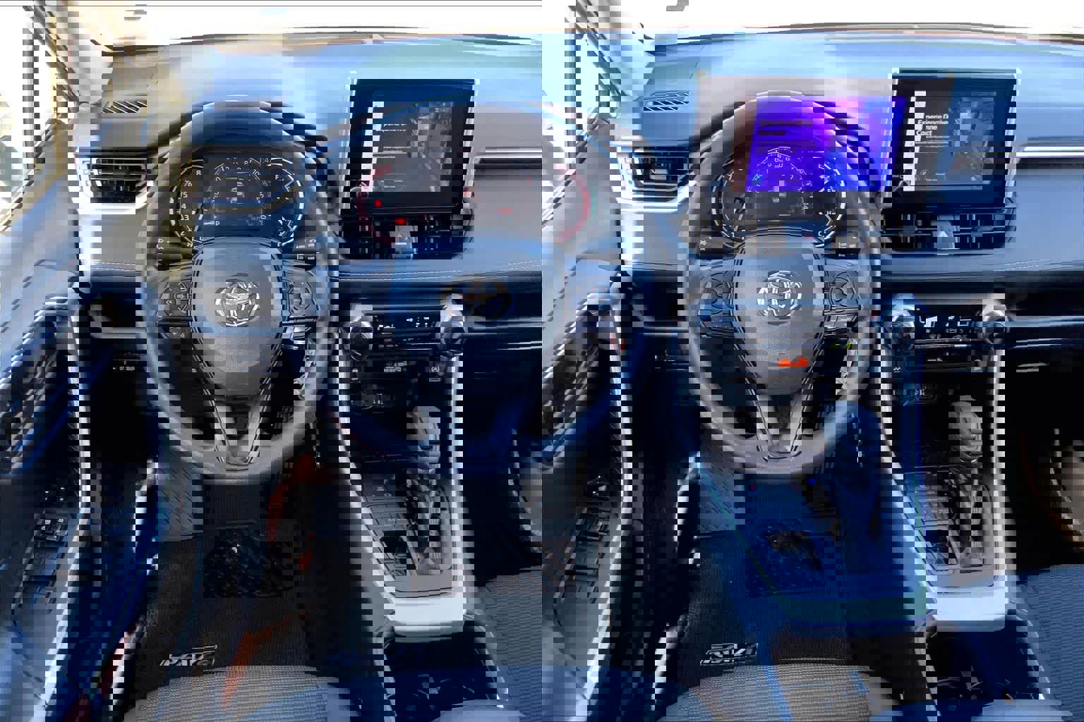 Used 2024 Toyota RAV4 LE image 5