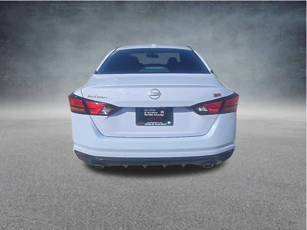 Used 2024 Nissan Altima 2.5 SR w/ SR Premium Package image 6