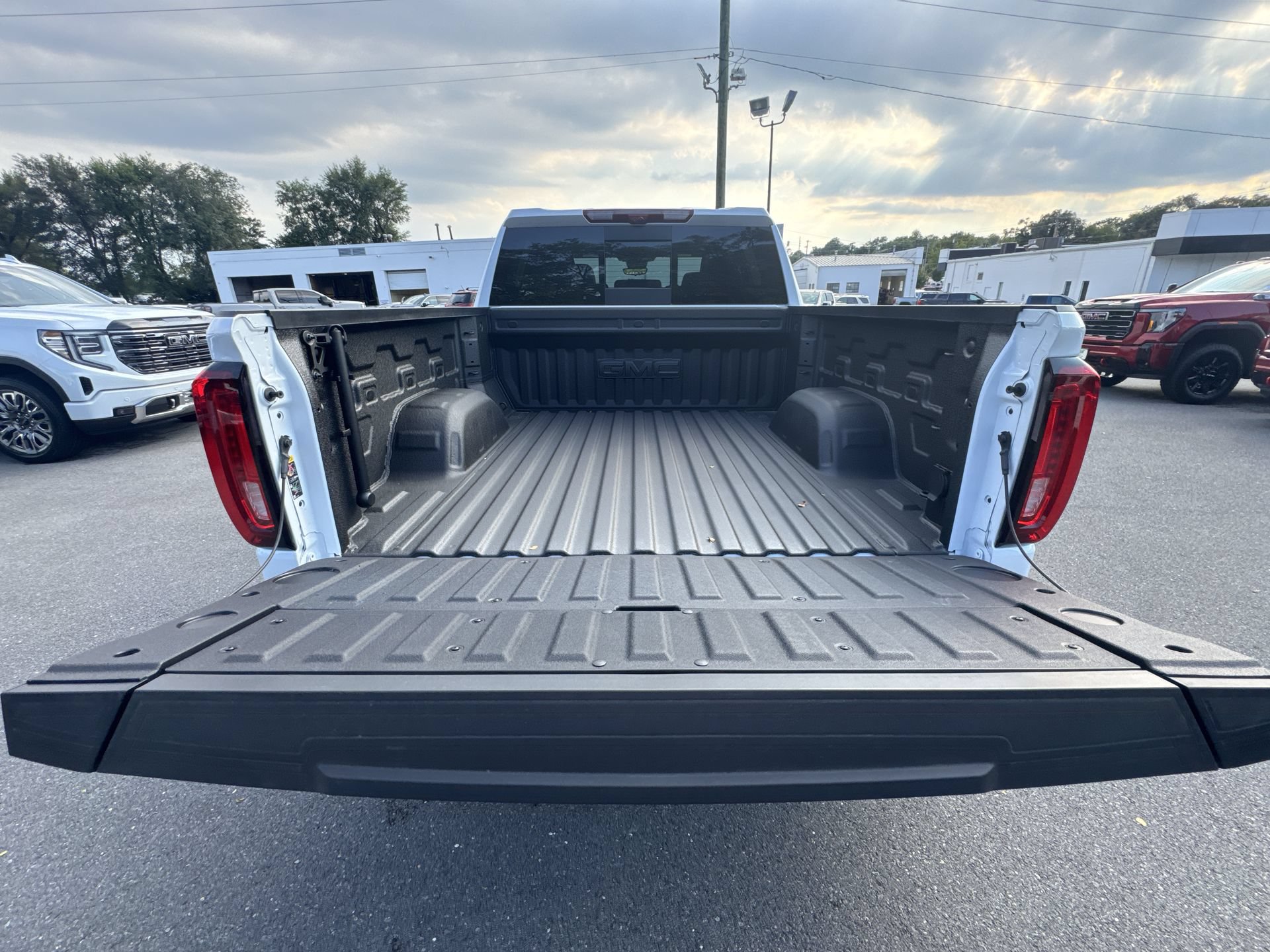 New 2026 GMC Sierra 1500 Denali w/ Denali Reserve Package AWD/4WD image 21