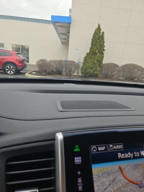 Used 2016 Honda Pilot Touring image 6