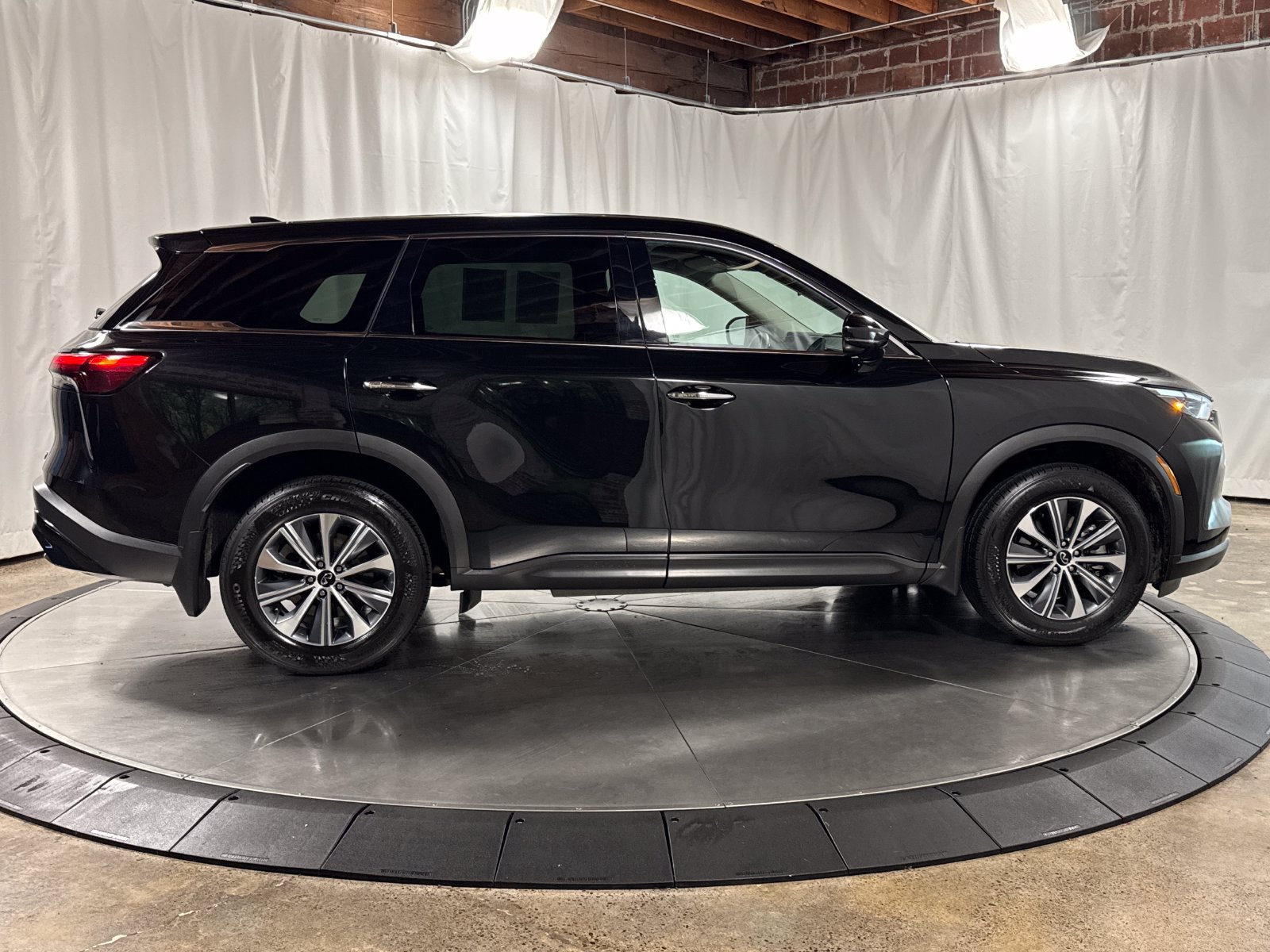 Certified 2025 INFINITI QX60 Pure AWD/4WD image 6