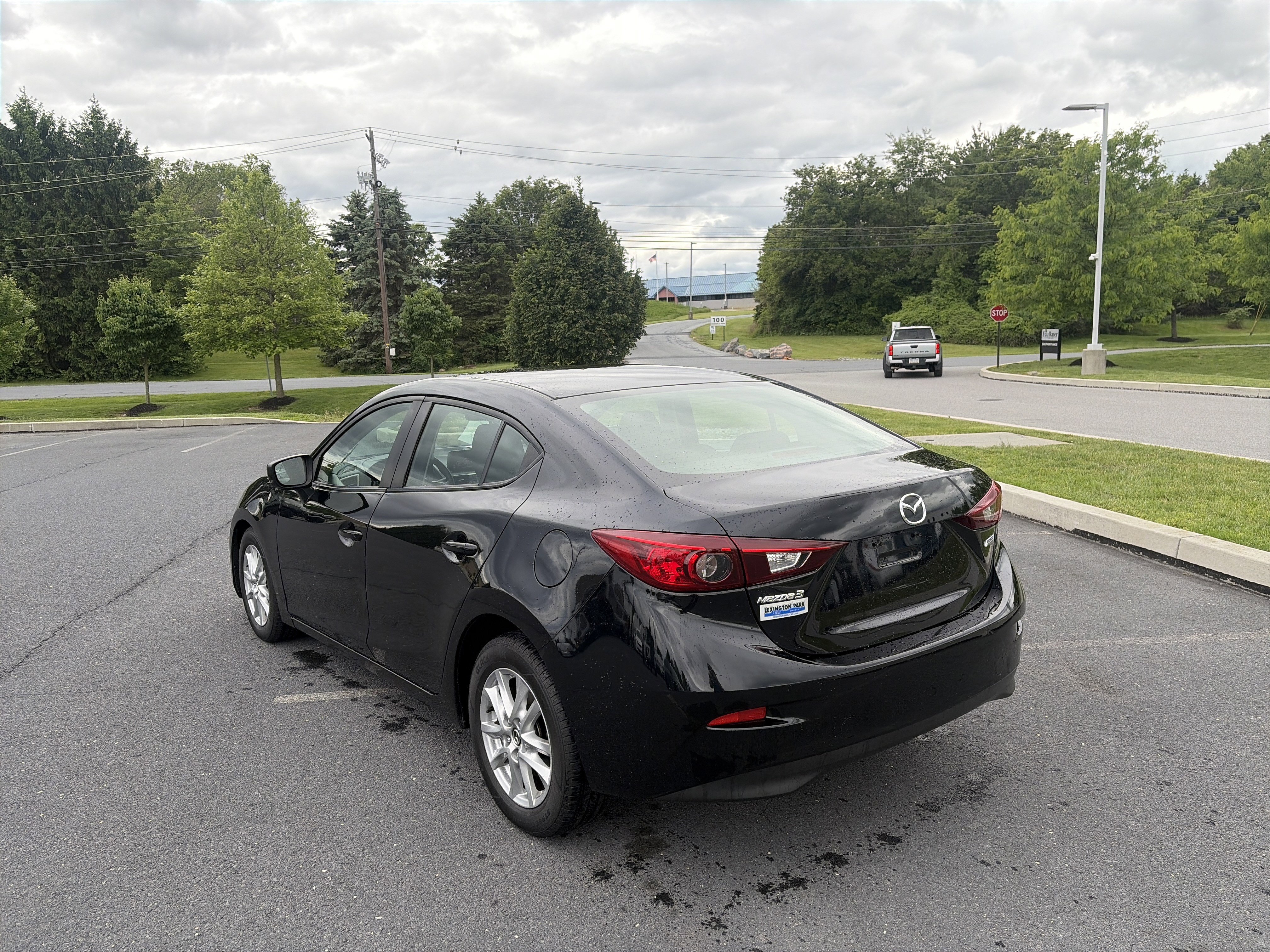 Used 2018 MAZDA MAZDA3 Sport w/ Preferred Equipment Package FWD image 6