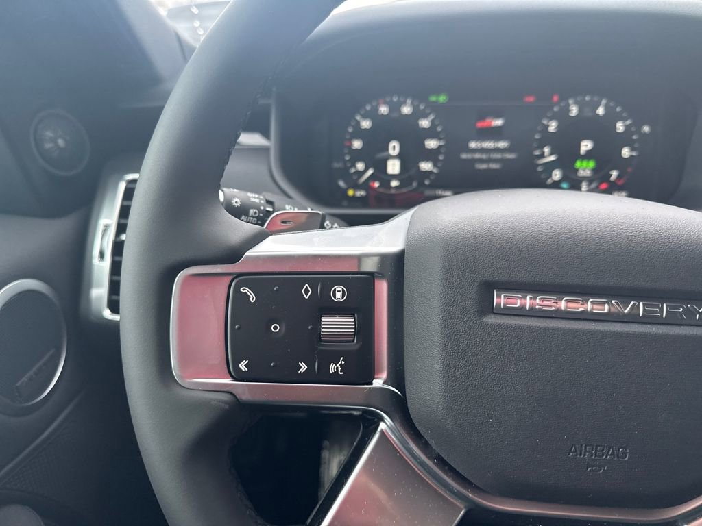New 2026 Land Rover Discovery S image 20