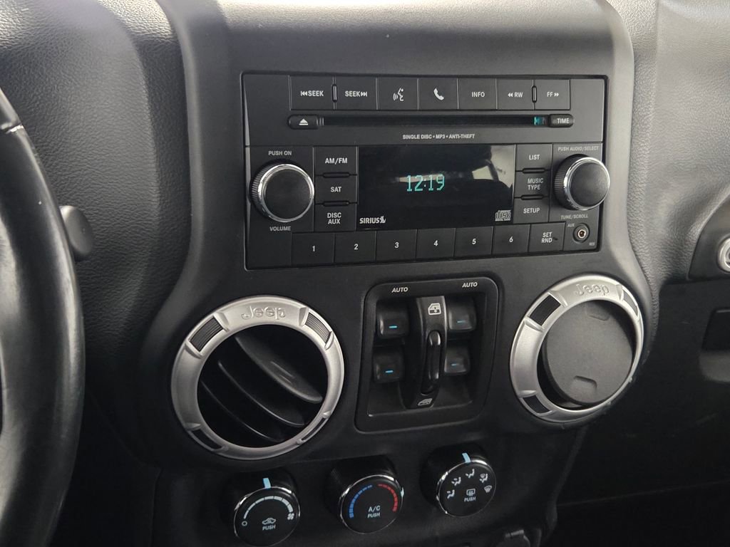 Used 2016 Jeep Wrangler Unlimited Sahara w/ Max Tow Package video 2