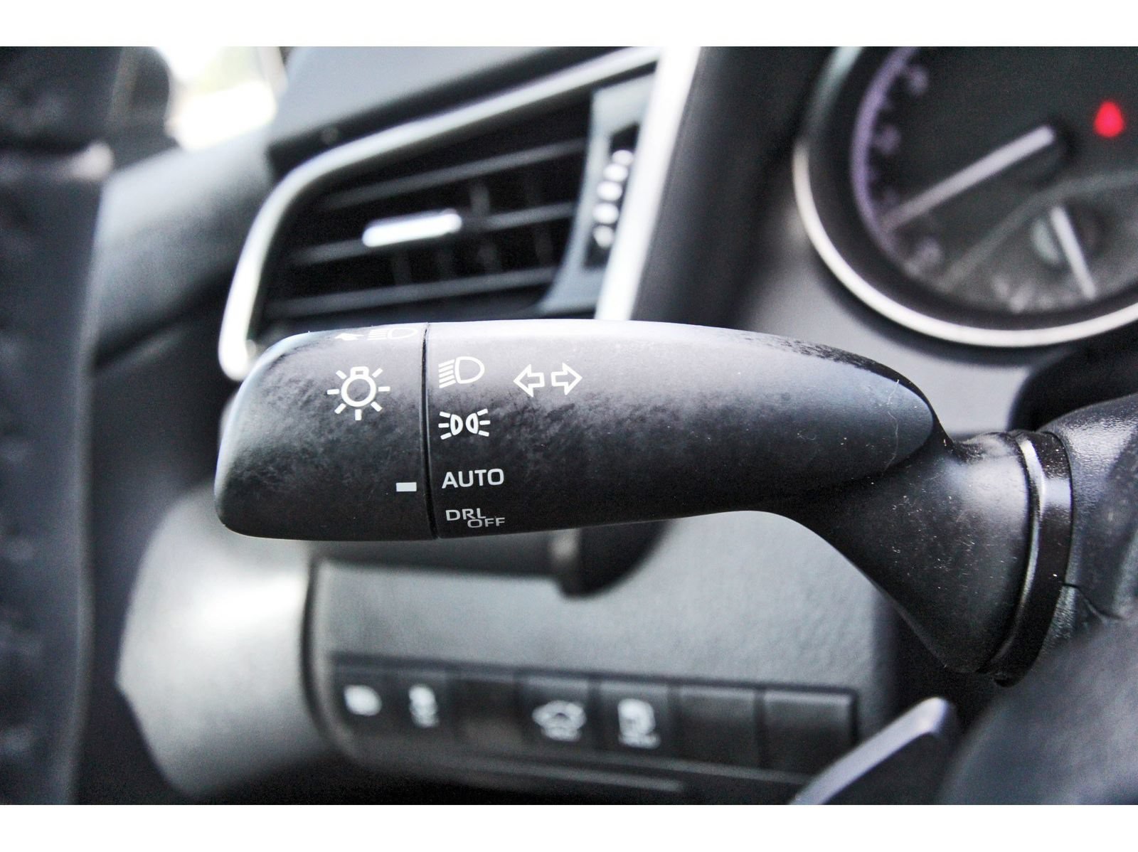 Used 2022 Toyota Camry SE w/ Convenience Package FWD image 22