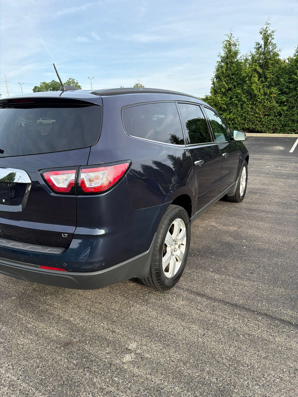 Used 2017 Chevrolet Traverse LT w/ Style and Technology Package AWD/4WD image 5