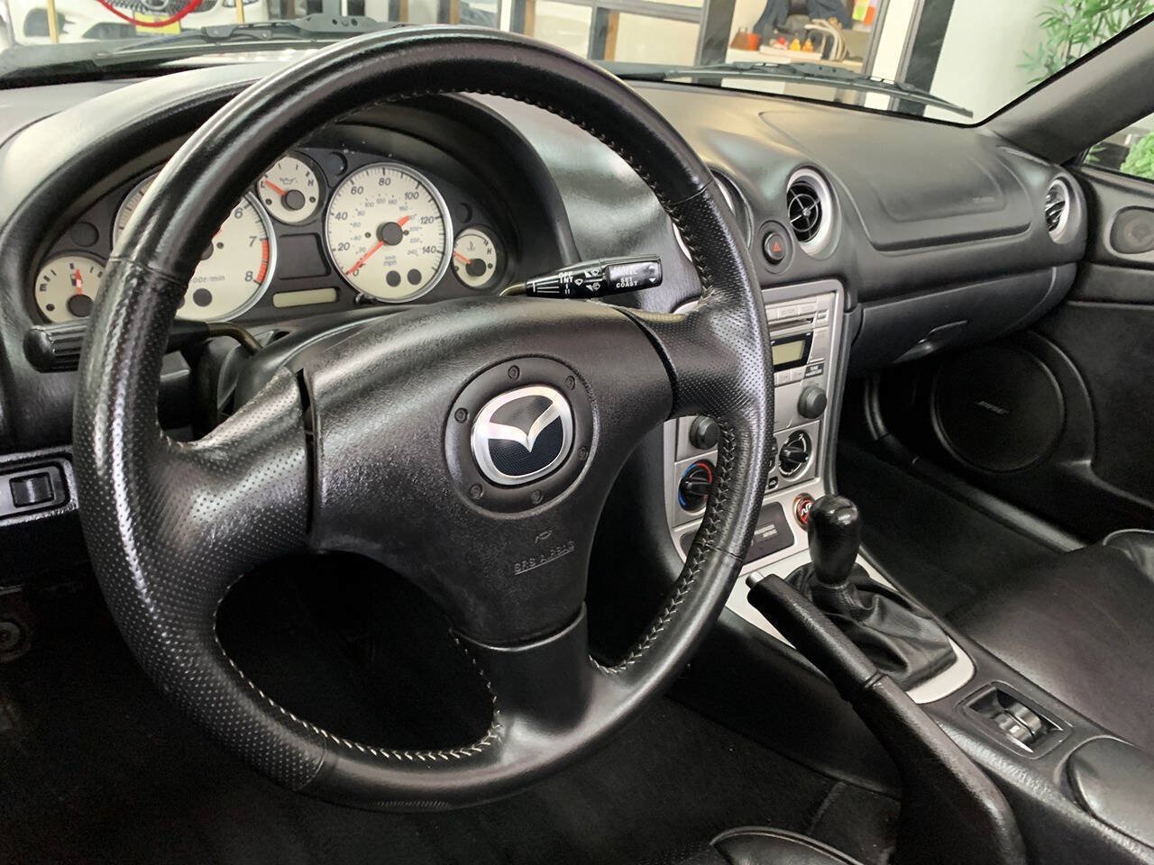 Used 2004 MAZDA MX-5 Miata LS RWD image 11
