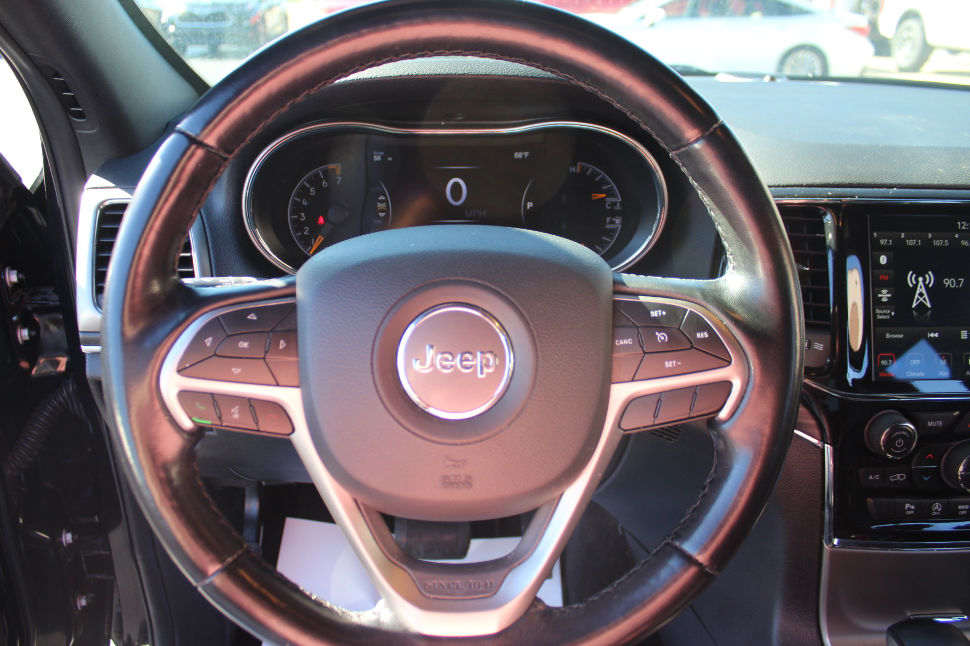 Used 2021 Jeep Grand Cherokee Limited w/ Luxury Group II image 16