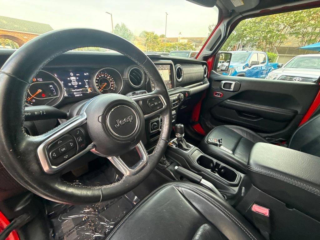 Used 2018 Jeep Wrangler Unlimited Sahara AWD/4WD image 15