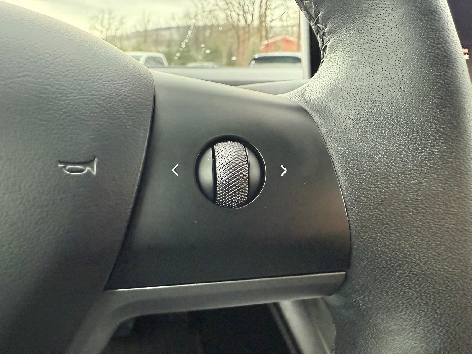 Used 2023 Tesla Model 3 Standard Range image 30