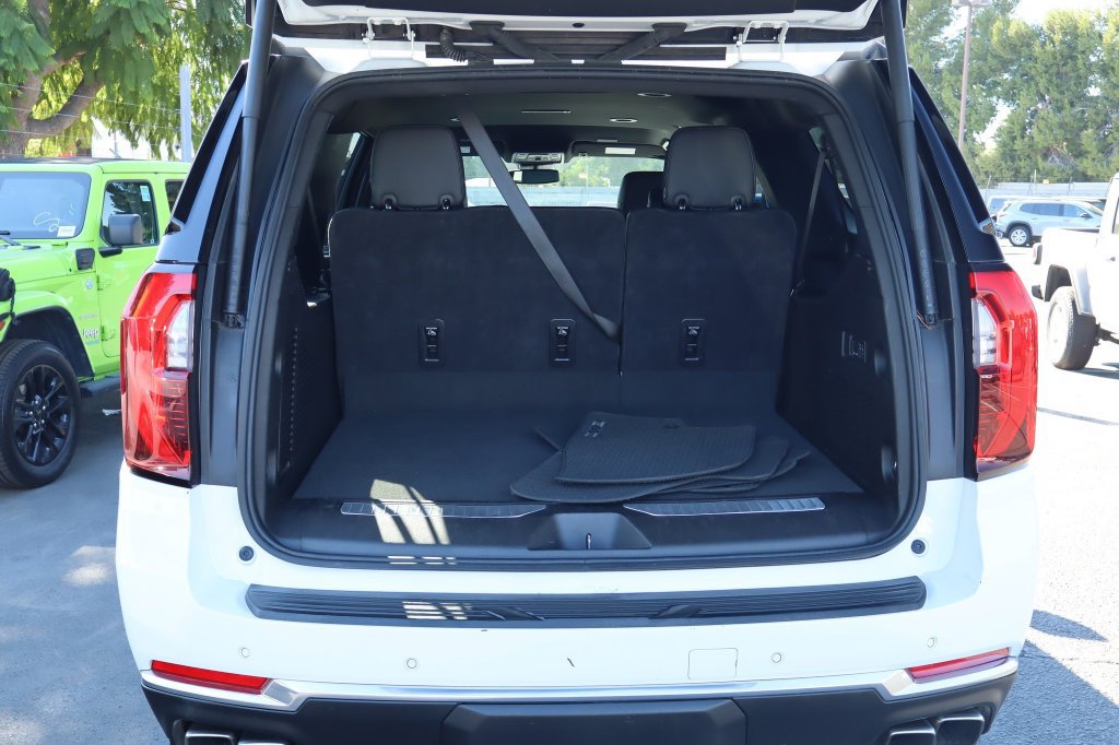 Used 2025 GMC Yukon XL Denali AWD/4WD image 37