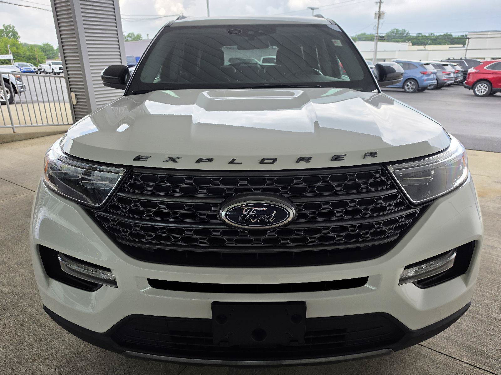 Used 2023 Ford Explorer XLT w/ Equipment Group 202A AWD/4WD image 9