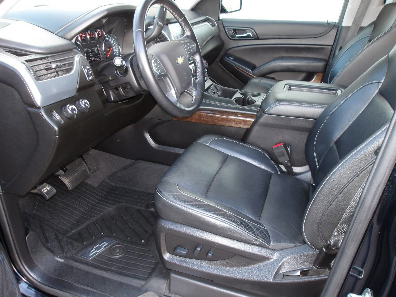 Used 2019 Chevrolet Tahoe LT w/ LT Midnight Edition image 11
